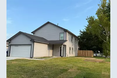 1327 5th Avenue N, Texas City, TX 77590 - Photo 1
