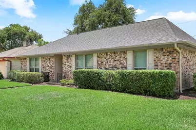 3002 Village Lane, Deer Park, TX 77536 - Photo 4