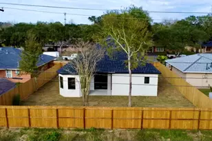 1703 Colby Dr, Baytown, TX 77520 - Photo 4