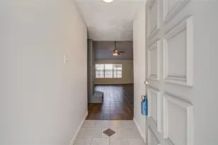 2702 Fir Crest Ct, Stafford, TX 77477 - Photo 4