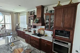 1013 Goose Creek St, Webster, TX 77598 - Photo 10