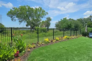 1013 Goose Creek St, Webster, TX 77598 - Photo 38