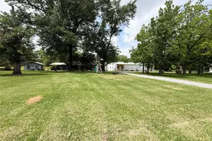 708 W Railroad, Buffalo, TX 75831 - Photo 2