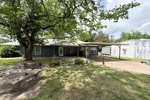 708 W Railroad, Buffalo, TX 75831 - Photo 6