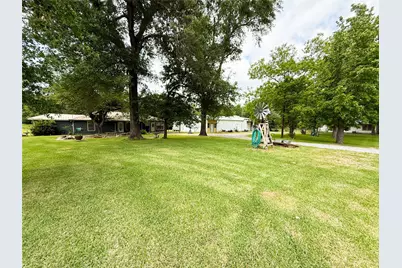 708 W Railroad, Buffalo, TX 75831 - Photo 1