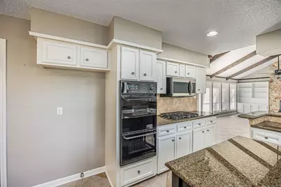 3706 Autumn Lane, Baytown, TX 77521 - Photo 14