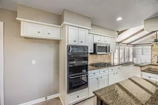 3706 Autumn Ln, Baytown, TX 77521 - Photo 14