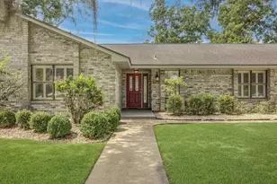 332 N Amherst Dr, West Columbia, TX 77486 - Photo 1