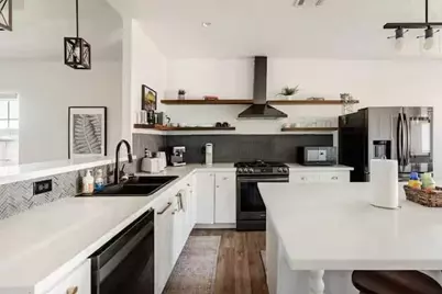 2114 W Humble Avenue, Baytown, TX 77520 - Photo 8