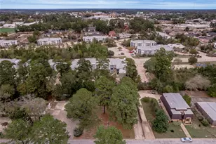 1329 Windsor St, Huntsville, TX 77340 - Photo 16