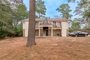 1329 Windsor St, Huntsville, TX 77340 - Photo 6