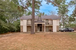 1329 Windsor St, Huntsville, TX 77340 - Photo 4