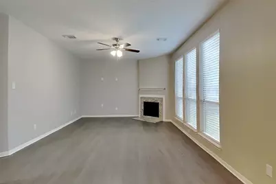 131 Lissa Lane, Sugar Land, TX 77479 - Photo 4