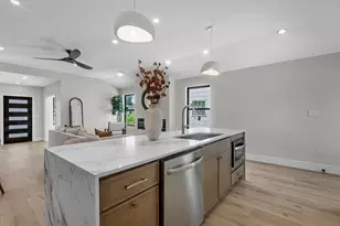 4755 Marietta Ln, Houston, TX 77021 - Photo 10
