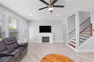 14511 Painted Sands Trl, Houston, TX 77049 - Photo 10