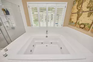 10115 Holly Springs Dr, Houston, TX 77042 - Photo 20