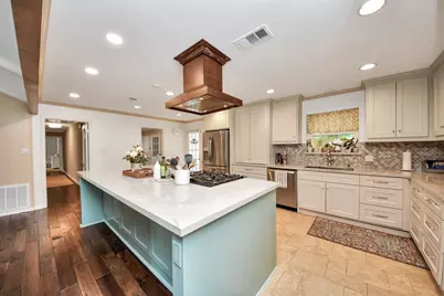 10115 Holly Springs Drive, Houston, TX 77042 - Photo 26