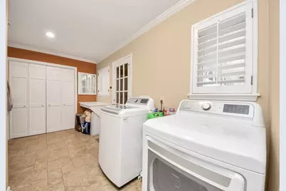 10115 Holly Springs Drive, Houston, TX 77042 - Photo 38
