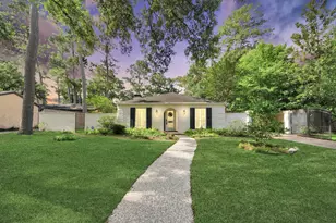 10115 Holly Springs Dr, Houston, TX 77042 - Photo 2
