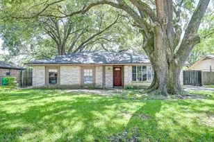 12419 Maxim Dr, Houston, TX 77065 - Photo 2