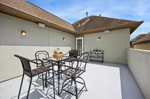 2215 Nantucket Dr, Houston, TX 77057 - Photo 8