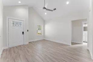 846 Omeara, Montgomery, TX 77316 - Photo 2