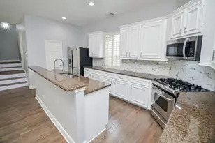 1016 Studer St, Houston, TX 77007 - Photo 18