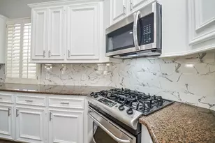 1016 Studer St, Houston, TX 77007 - Photo 24