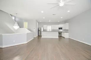 1016 Studer St, Houston, TX 77007 - Photo 14