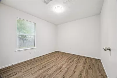 5239 Sugar Bush Drive, Houston, TX 77048 - Photo 16