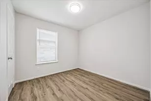 5239 Sugar Bush Dr, Houston, TX 77048 - Photo 18