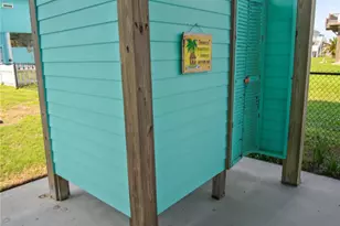 861 Wommack, Crystal Beach, TX 77650 - Photo 10