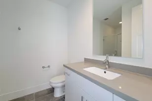 9 N St Charles St, Houston, TX 77003 - Photo 6