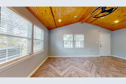 8201 Tareyton Lane, Houston, TX 77075 - Photo 10