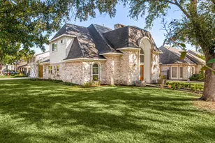 5338 Holly View Dr, Houston, TX 77091 - Photo 2