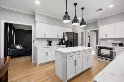 5338 Holly View Drive, Houston, TX 77091 - Photo 4
