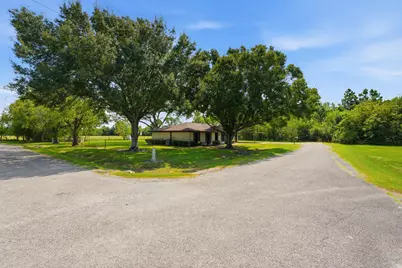 16111 Clarence Street, Needville, TX 77461 - Photo 4