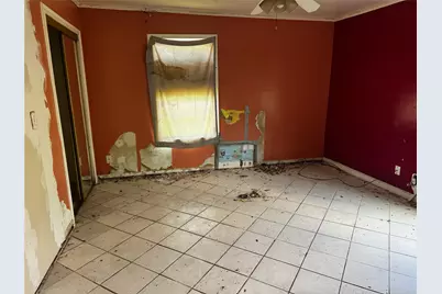 5950 Southlark Street, Houston, TX 77033 - Photo 4
