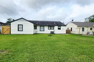 113 Laurel St, Lake Jackson, TX 77566 - Photo 22