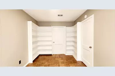 113 Laurel Street, Lake Jackson, TX 77566 - Photo 6