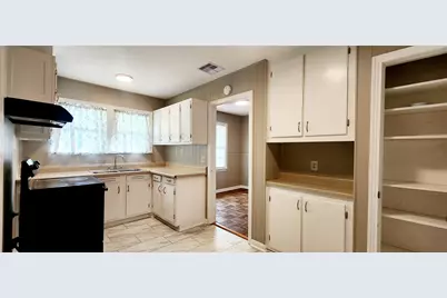 113 Laurel Street, Lake Jackson, TX 77566 - Photo 10