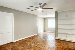 113 Laurel St, Lake Jackson, TX 77566 - Photo 4