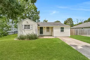312 S Utah St, La Porte, TX 77571 - Photo 1