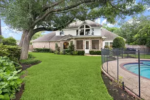 2306 Pinefield Ln, Houston, TX 77063 - Photo 44