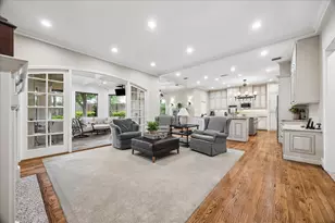 2306 Pinefield Ln, Houston, TX 77063 - Photo 16