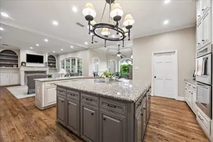 2306 Pinefield Ln, Houston, TX 77063 - Photo 20