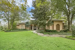 6 Mott Ln, Houston, TX 77024 - Photo 2