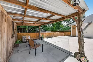 12202 Coachman Ln, Pinehurst, TX 77362 - Photo 26