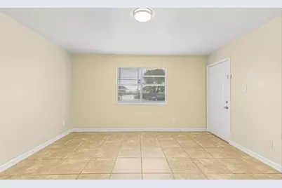 230 E Virginia Street #J, Beaumont, TX 77705 - Photo 2