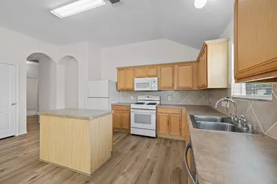 17803 Memorial Falls Drive, Tomball, TX 77375 - Photo 12